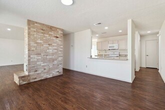 6010 John Chapman in San Antonio, TX - Building Photo - Building Photo