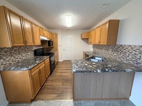 629 Cembra Dr in Greenwood, IN - Building Photo - Building Photo
