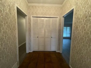 1706 Princeton Dr in Arlington, TX - Building Photo - Building Photo