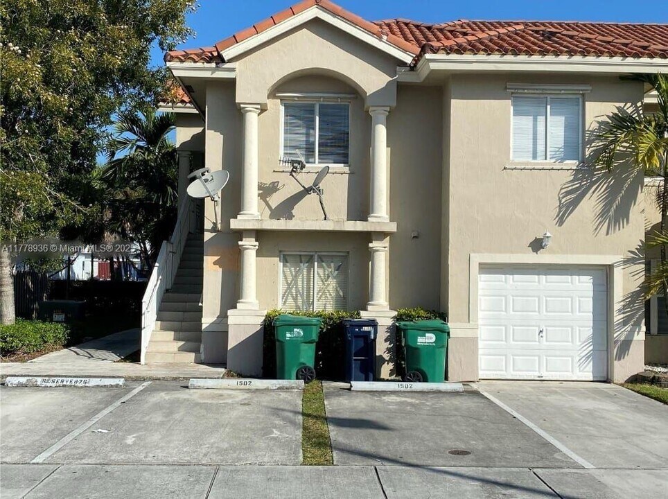 11053 NW 89th Terrace in Doral, FL - Building Photo