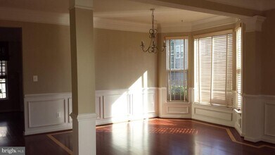9300 Warren Falls Ln in Linton Hall, VA - Building Photo - Building Photo