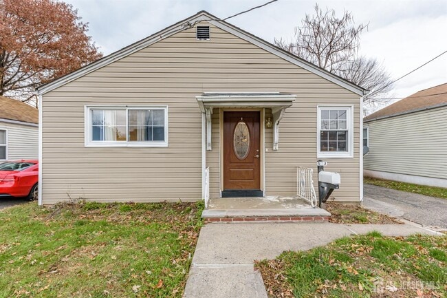 property at 590 Chain O' Hills Rd
