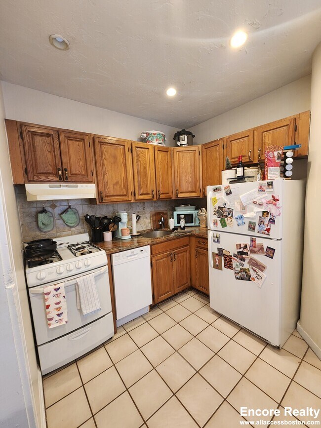 158 Kelton St, Unit 248-3