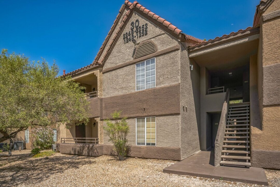 2200 S Fort Apache Rd in Las Vegas, NV - Building Photo