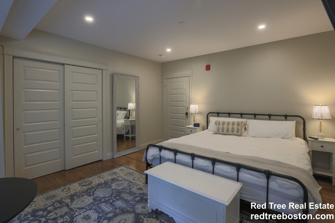 44 Winslow Rd in Brookline, MA - Foto de edificio