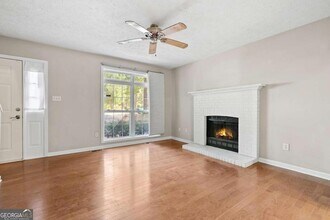 1333 Laura Ln in Austell, GA - Building Photo - Building Photo