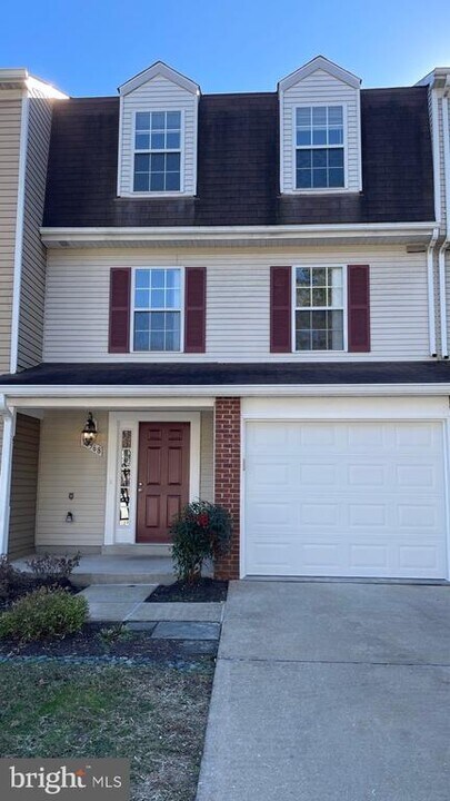 10368 College Square in Columbia, MD - Building Photo