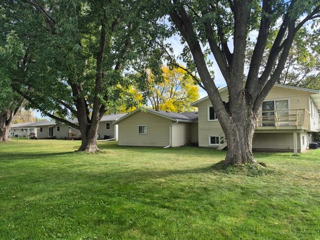 property at 515 W 13th St