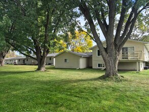515 W 13th St in Marshfield, WI - Building Photo - Building Photo