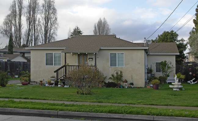 2275 Avenue 133rd in San Leandro, CA - Building Photo - Building Photo