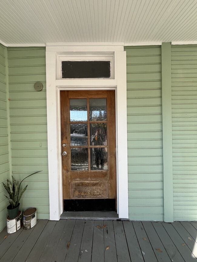 property at 104 N 11th Ave