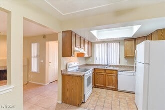 2100 Venus Ave in North Las Vegas, NV - Building Photo - Building Photo