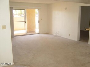 540 N May, Unit APT 1095 in Mesa, AZ - Building Photo - Building Photo