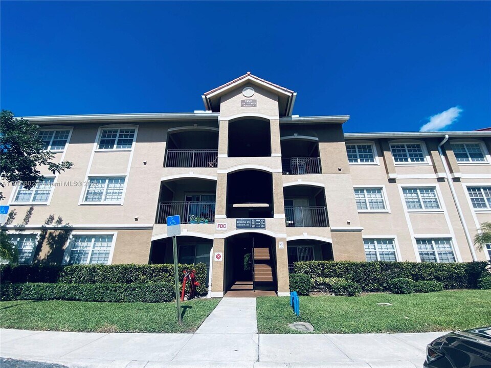 11601 SW 2nd St, Unit 21201 in Pembroke Pines, FL - Building Photo