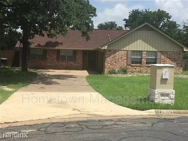2800 Amy Ct in College Station, TX - Foto de edificio - Building Photo