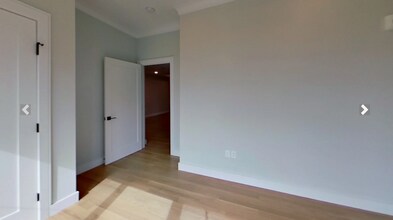 104 Warren St, Unit 4 in Boston, MA - Building Photo - Building Photo