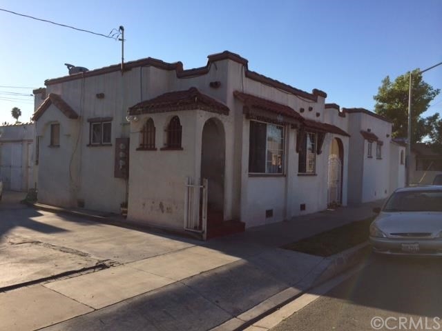 2928 Clarendon Ave in Huntington Park, CA - Building Photo