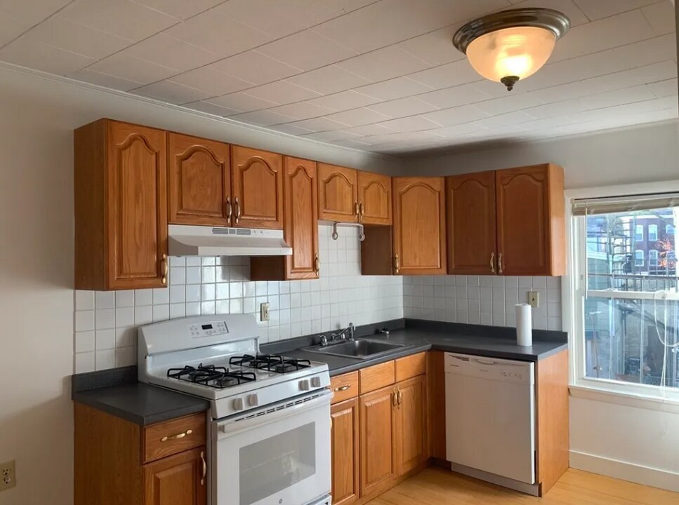 291 Elm St, Unit 2 in Cambridge, MA - Building Photo