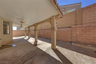 637 Wind Cave Ct in Henderson, NV - Building Photo - Building Photo