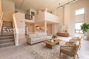 930 Acoma St in Denver, CO - Building Photo