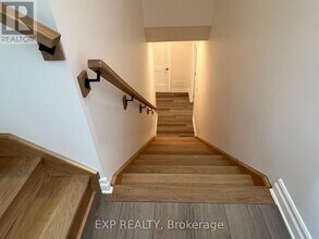 7532 Splendour Dr in Niagara Falls, ON - Building Photo - Building Photo