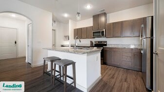 2825 Main St in Buda, TX - Building Photo