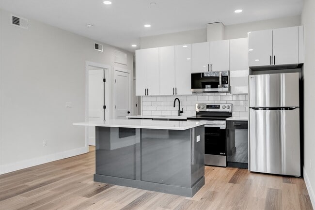 63 Belgrade Ave in Boston, MA - Building Photo - Building Photo