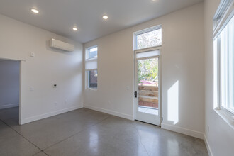 64 Park St in Reno, NV - Building Photo - Interior Photo