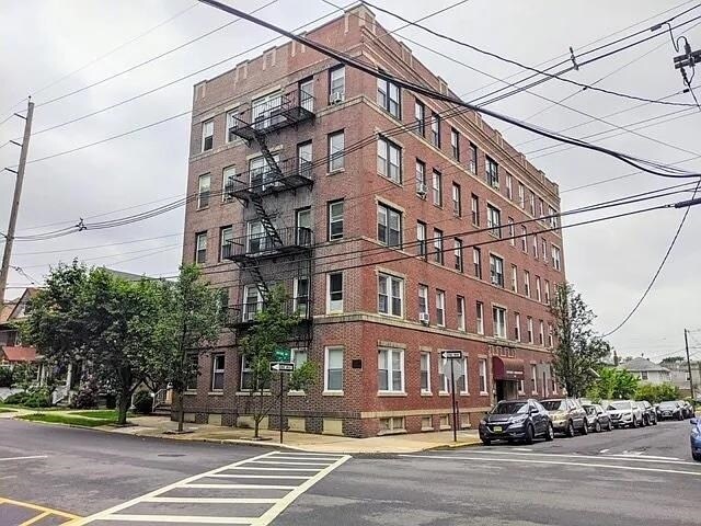 7812 Hudson Ave in North Bergen, NJ - Building Photo