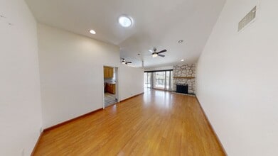 5561 Baja Dr in San Diego, CA - Building Photo - Building Photo