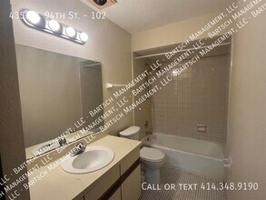 4352 N 94th St in Wauwatosa, WI - Building Photo - Building Photo