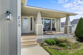 213 E Handy Rd in Colbert, WA - Building Photo - Building Photo