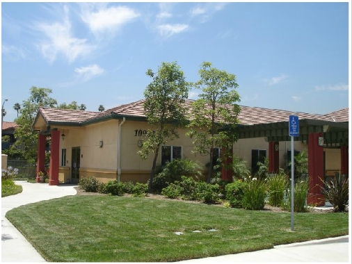 Little Lake Village (62+ Senior Community) in Santa Fe Springs, CA - Foto de edificio - Building Photo