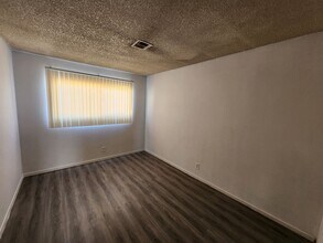2736 Haddock Ave, Unit 1 in North Las Vegas, NV - Building Photo - Building Photo