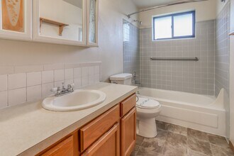 3310 Addy St in Washougal, WA - Building Photo - Building Photo