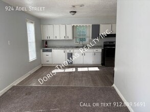 924 Adel St in Savannah, GA - Building Photo - Building Photo