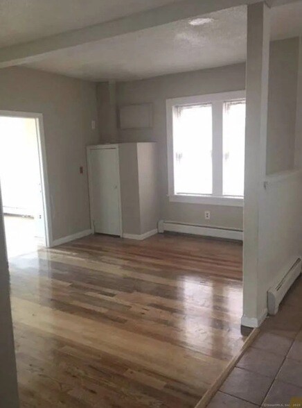 147 Charles St, Unit 2A in Bridgeport, CT - Building Photo