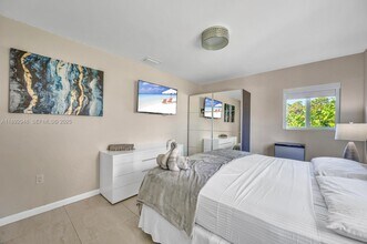 1581 NE 108th St in Miami, FL - Building Photo - Building Photo