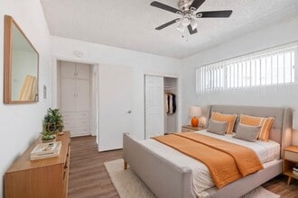 Caribe in Bellflower, CA - Foto de edificio - Building Photo