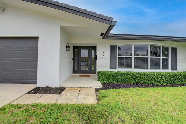 property at 798 SW 15th Ave