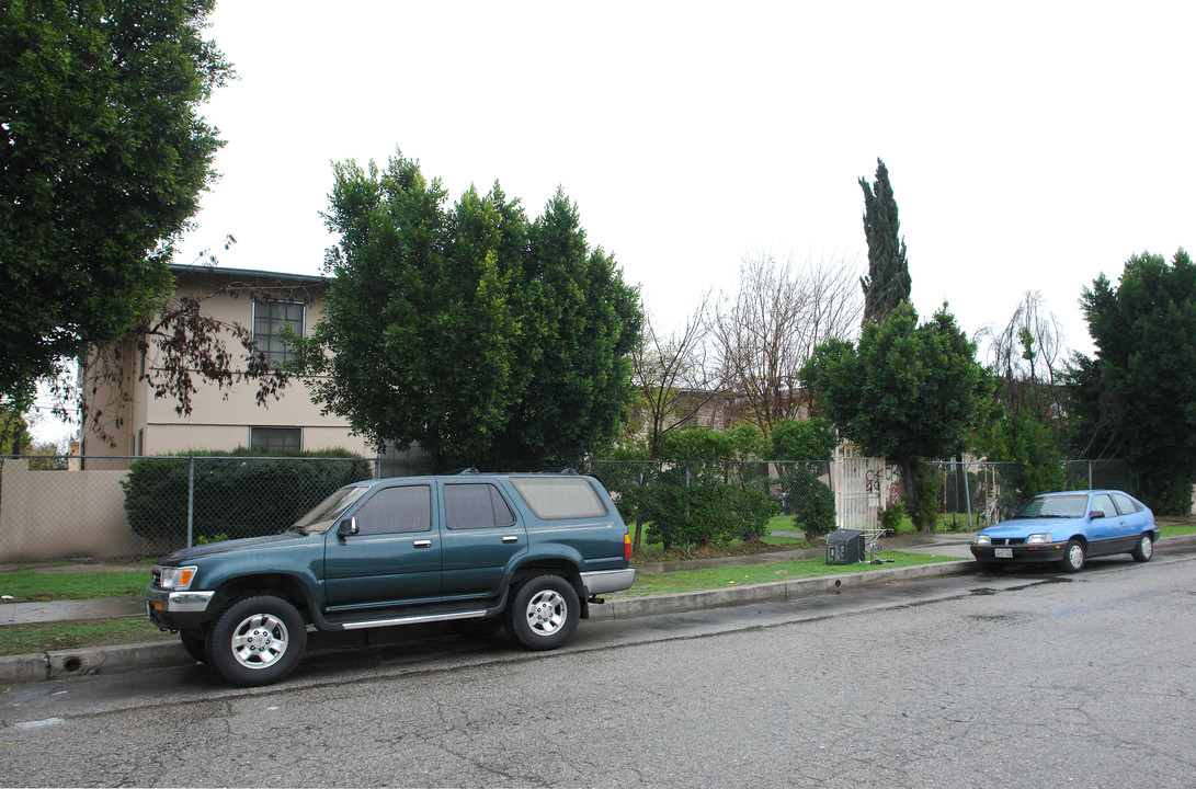 5930 Willowcrest Ave in North Hollywood, CA - Building Photo