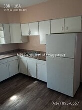 3321 W Juneau Ave in Milwaukee, WI - Building Photo - Building Photo