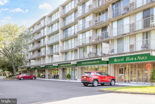 401 Cooper Landing Rd in Cherry Hill, NJ - Foto de edificio - Building Photo