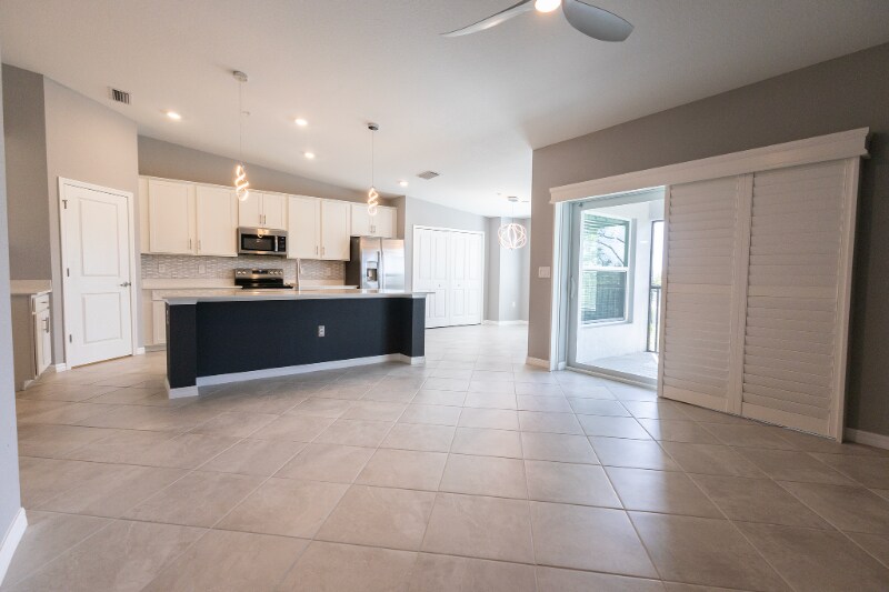 14281 Heritage Landing Blvd in Punta Gorda, FL - Building Photo