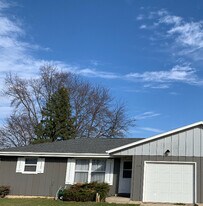 250 Westridge Rd in Janesville, WI - Building Photo