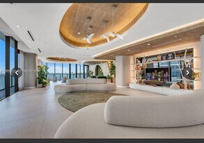 700 NE 24th St, Unit 3903 in Miami, FL - Building Photo