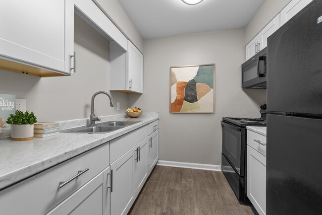 Creekside at Kennedy Mill in High Point, NC - Building Photo - Building Photo