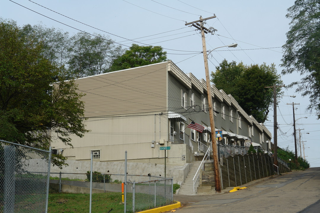 701-713 Prospect St in Brackenridge, PA - Building Photo