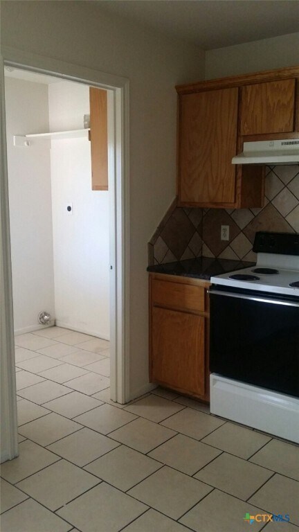 property at 1102 Circle M Dr
