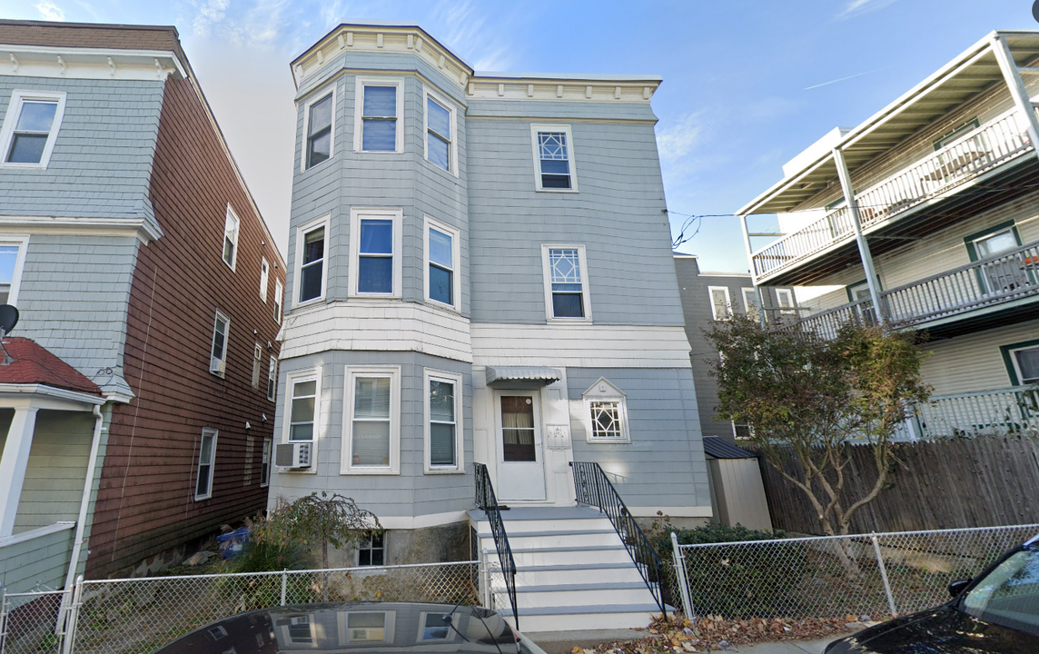 12 Buttonwood St, Unit 1 in Boston, MA - Building Photo